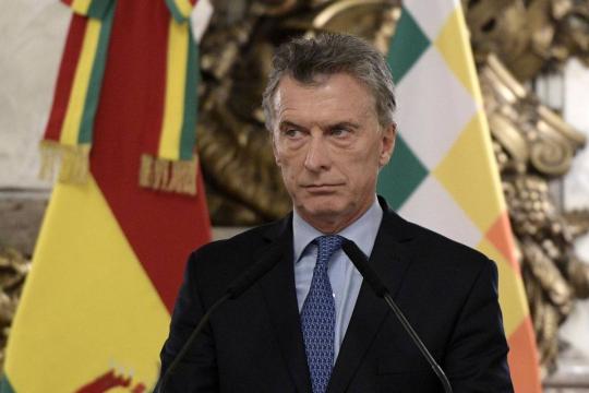 Presidente argentino pena para executar choque neoliberal