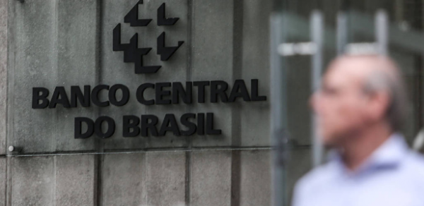 Selic continua em seu menor nível | Banco Central mantém juros em  6,5% ao ano pela 9ª vez seguida