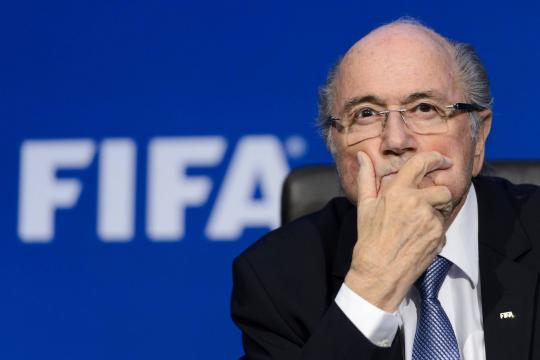 Blatter briga com a Fifa para reaver 80 relógios