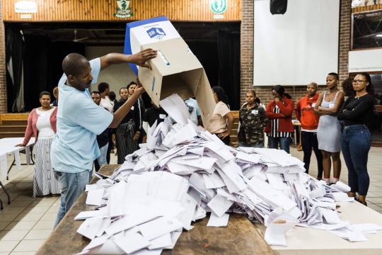 Com 70% de urnas apuradas, partido governista deve vencer na África do Sul