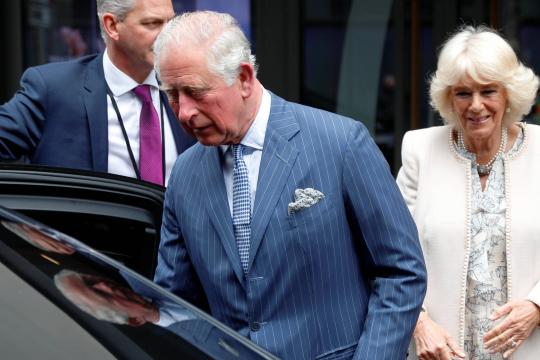 Inquérito revela que príncipe Charles exerceu influência indevidas para proteger clérigo anglicano