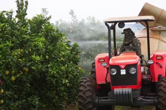 Anvisa propõe manter aval a 2º agrotóxico mais vendido do país