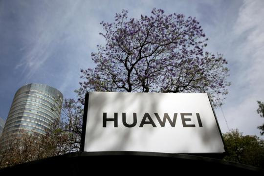 Huawei willing to sign 'no-spy' agreements with governments: chairman