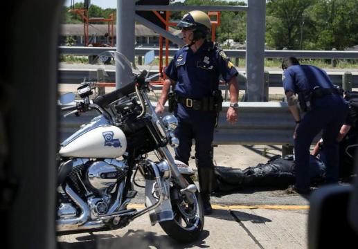 Motorcycle police in Trump motorcade in accident, Trump limo unaffected