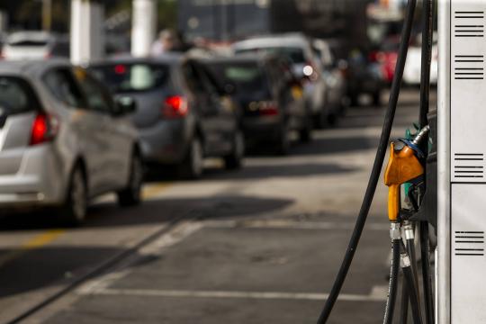 Petrobras aumenta preço de diesel e gasolina após três meses