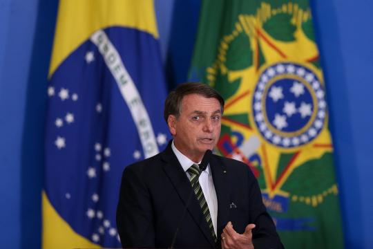 Bolsonaro muda comissão de mortos e desaparecidos em meio a ataques sobre o tema