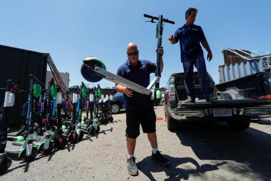 San Diego duo takes on electric scooter industry