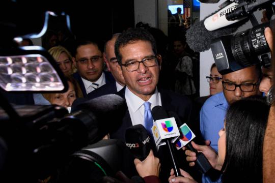 Governador de Porto Rico deixa cargo, e indicação de sucessor deve enfrentar resistência