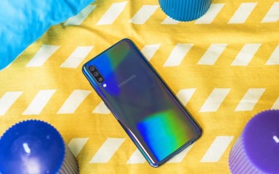 Watch the Samsung Galaxy A50 get tortured on video