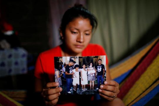 Salvadoran family mourns death of young father across U.S. border