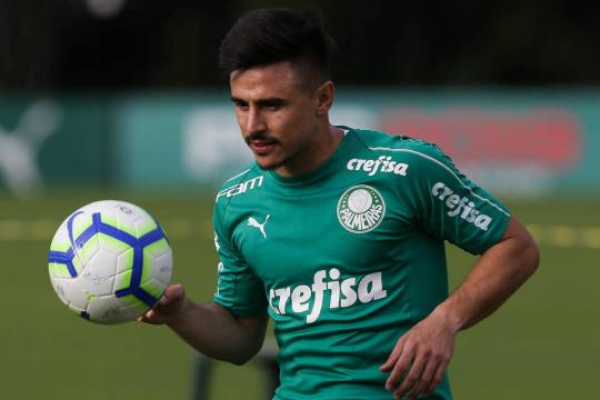 Willian tenta se firmar em meio a crise técnica do Palmeiras