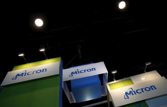Micron sees revenue above estimates as demand rises for remote-work devices