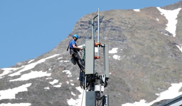 Swiss maintain 5G emission standards amid safety concerns