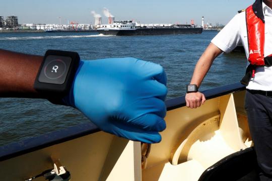 Antwerp port trials wristbands for coronavirus social distancing