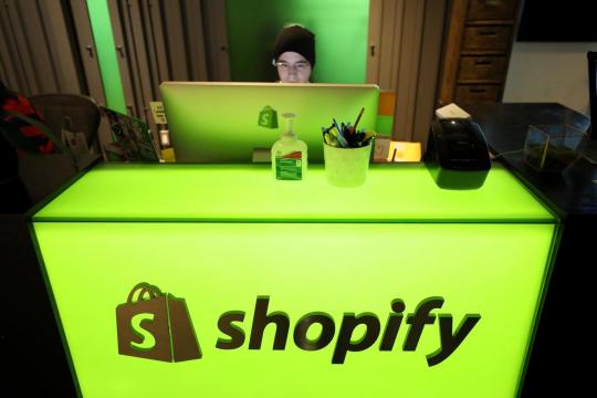 Shopify posts surprise adjusted profit as lockdowns drive merchants online