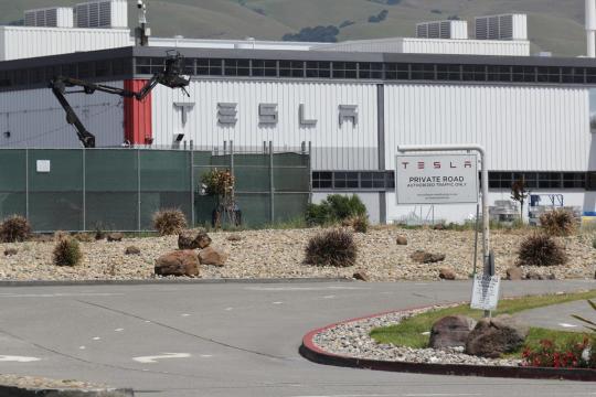 Trump wants California to let automaker Tesla reopen assembly plant