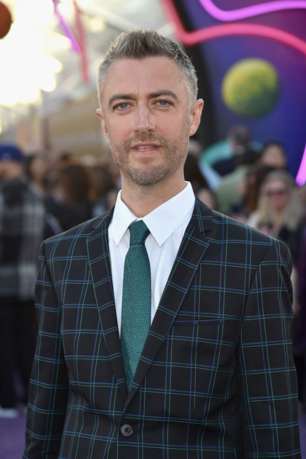 Then, not even a full year later, he showed up to the Guardians Of The Galaxy Vol. 2 premiere IN FULL SILVER FOX MODE: