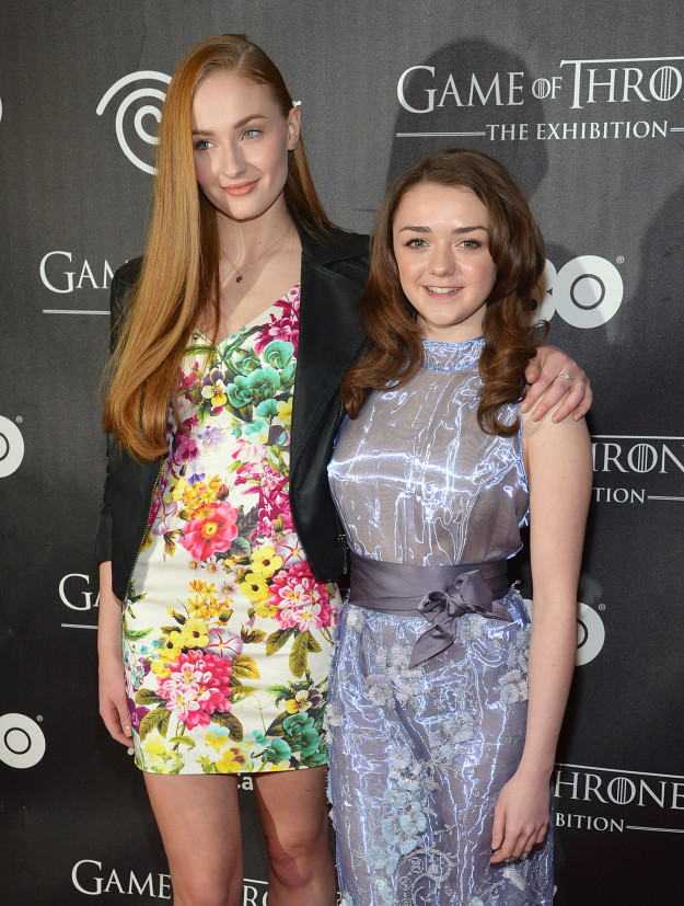 Game of Thrones besties Sophie Turner and Maisie Williams looked absolutely ADORABLE posing together on the red carpet. Our little Starks have grown up!