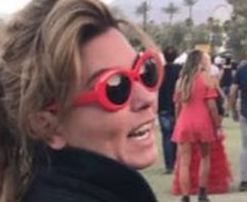 Not only that but clearly she gets IT, as evidenced by her sunglasses, which are truly spectacular and very ~hip~ and ~hot~. And they weren't even the only pair she wore, but I'll get to that!