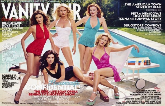 There have been rumours for a pretty long time that there was a feud between Teri Hatcher, who played Susan, and the rest of the cast. In 2005, during a cover shoot for Vanity Fair, it was alleged that Marcia, who plays Bree, stormed off the set after Teri got first pick of the wardrobe choices and was placed in the centre for the shoot.