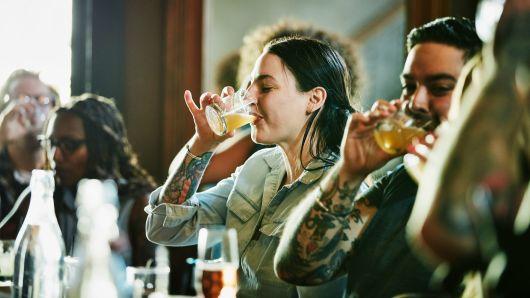 104686260-GettyImages-826837544-millennials-drinking.530x298.jpg?v=1535552390