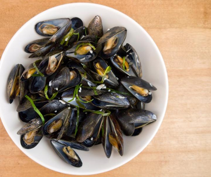 Lime-Leaf-Steamed-Mussels.jpg