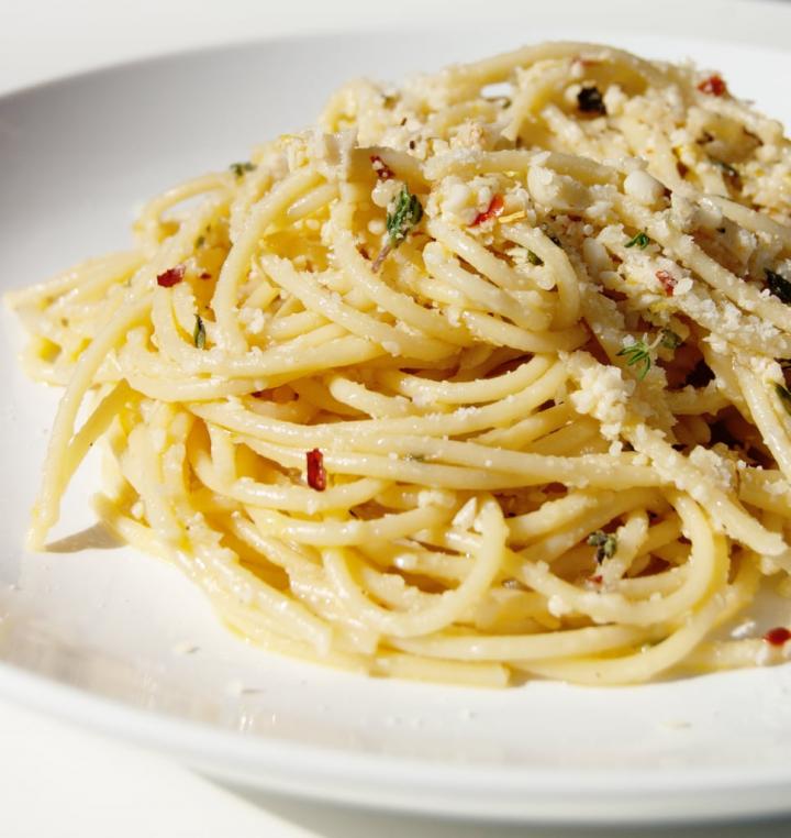 Spaghetti-Garlic-White-Wine-Sauce.jpg