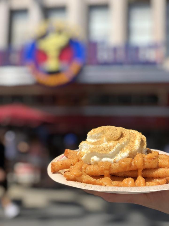 pumpkin-spice-funnel-cake-fries-sweet-distinctly-pumpkin-pie-flavored.jpg