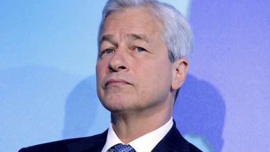 104587611-GettyImages-812599414-jamie-dimon.530x298.jpg?v=1500055670