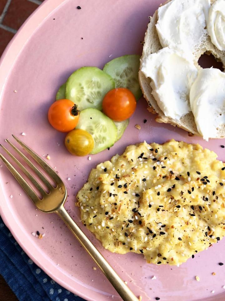 Everything-Bagel-Soft-Scrambled-Eggs.jpeg