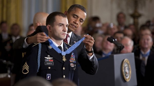 president_barack_obama_presents_the_medal_of_honor_to_staff_sergeant_salvatore_giunta.jpg?quality=85&strip=info&w=600