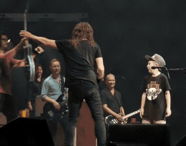 foo-fighters-pulls-10-yr-old-on-stage-for-a-real-star-is-born-moment-video-64.jpg?quality=85&strip=info