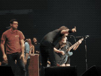 foo-fighters-pulls-10-yr-old-on-stage-for-a-real-star-is-born-moment-video-54.jpg?quality=85&strip=info