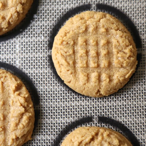 Easy-Peanut-Butter-Cookies.jpg