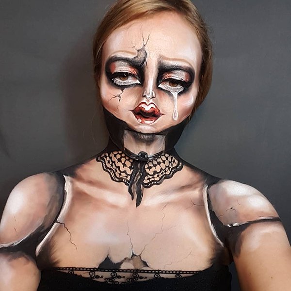 julias-makeup-skills-are-scary-good-and-just-in-time-for-halloween-xx-photos-4.jpg?quality=85&strip=info&w=600