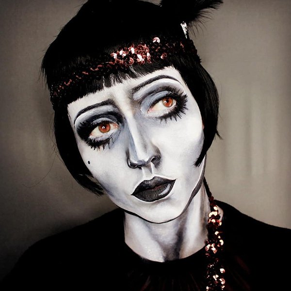 julias-makeup-skills-are-scary-good-and-just-in-time-for-halloween-xx-photos-258.jpg?quality=85&strip=info&w=600