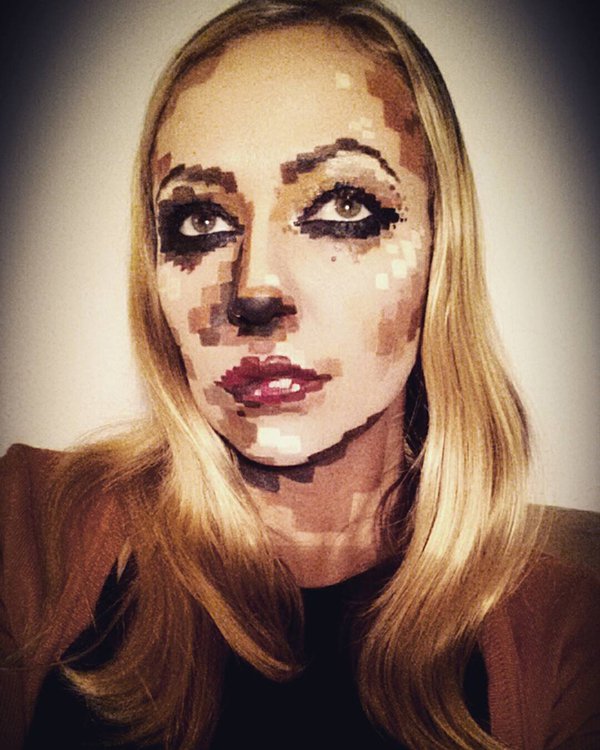 julias-makeup-skills-are-scary-good-and-just-in-time-for-halloween-xx-photos-2512.jpg?quality=85&strip=info&w=600