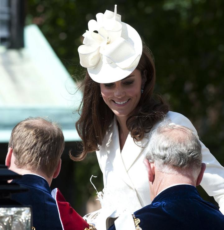 Kate-greeted-Prince-Charles-she-entered-shared-carriage-during.jpg
