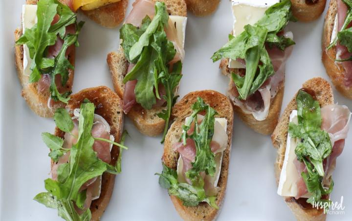 Brie-Fig-Prosciutto-Crostini.jpg