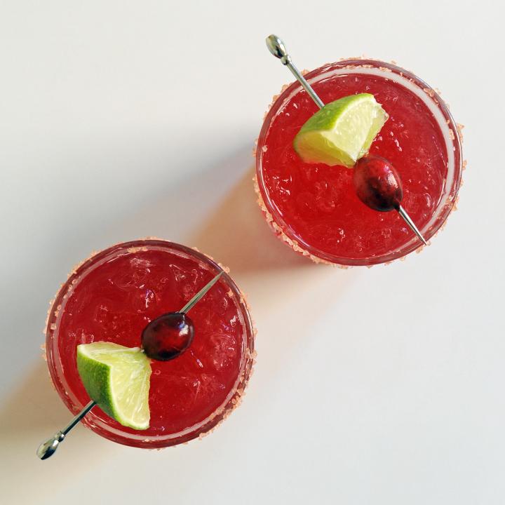 23d08ff6bc9ee62c_186f409dfab079cf_Cranberry-Lime-Margarita.xxxlarge_2x.jpg