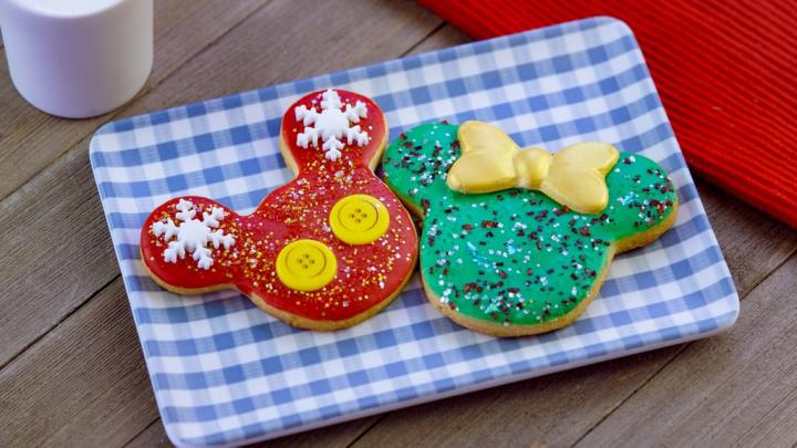 Holiday-Mickey-Minnie-Cookies.jpg