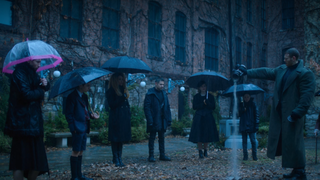 Umbrella-Academy-Season-1-Episode-1-Image-9.png