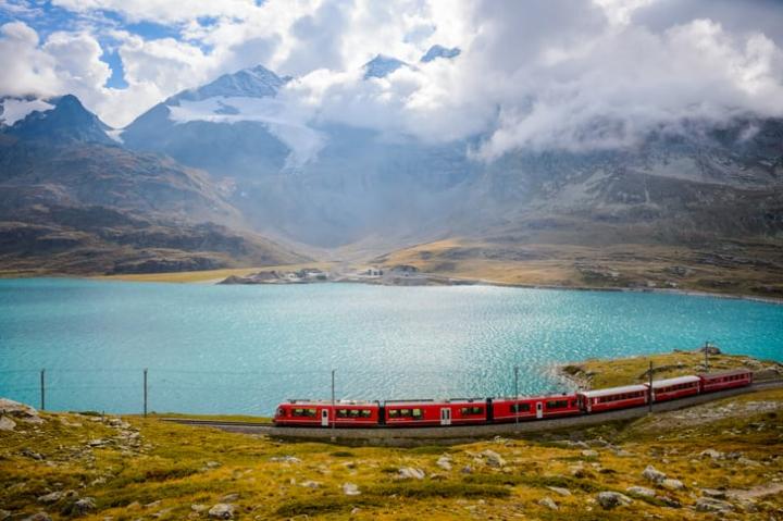 Best-Train-Trips-2019.jpg