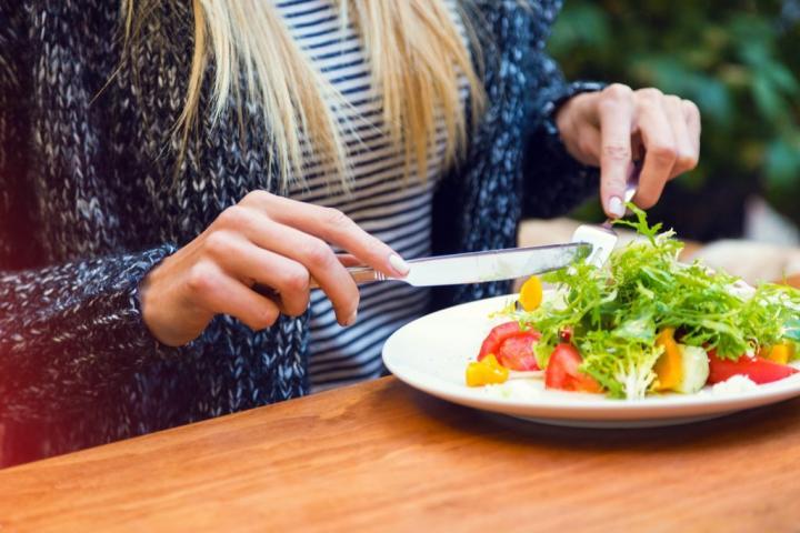 Woman-Eating-Salad-1024x683.jpg?resize=1024%2C683&ssl=1