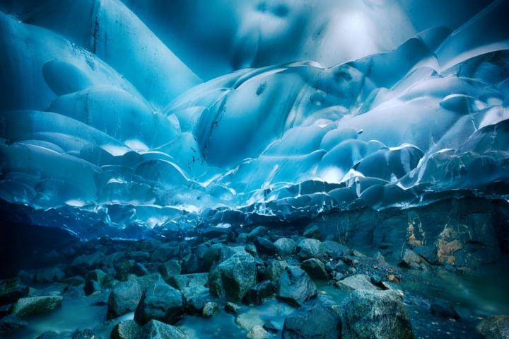 mendenhall-glacier-caves.jpg?resize=1024%2C682&ssl=1