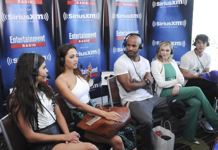 Pictured-Marie-Avgeropoulos-Lindsey-Morgan-Ricky-Whittle-Eliza.jpg