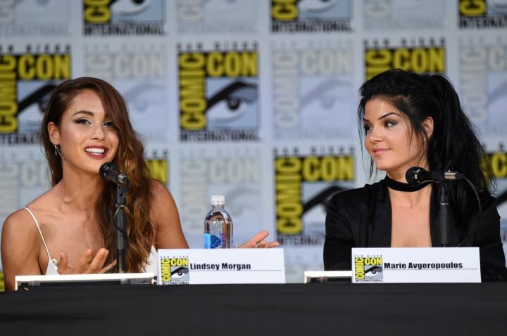 Pictured-Lindsey-Morgan-Marie-Avgeropoulos.jpg