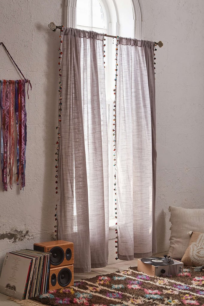Bedroom-Hang-Curtains.jpg