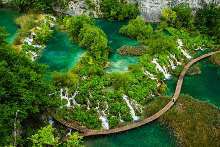 Plitvice-Lakes-Croatia.jpg