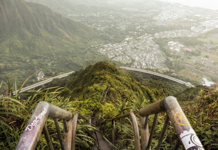 Haiku-Stairs-Hawaii.jpg